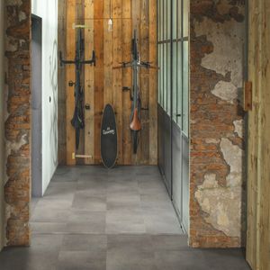 Quick-Step Alpha Vinyl Tiles "AVST40234 Betonstein" | Integrierte Trittschalldämmung