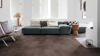 Quick-Step Alpha Vinyl Tiles "AVST40233 Zimtstein" | Integrierte Trittschalldämmung
